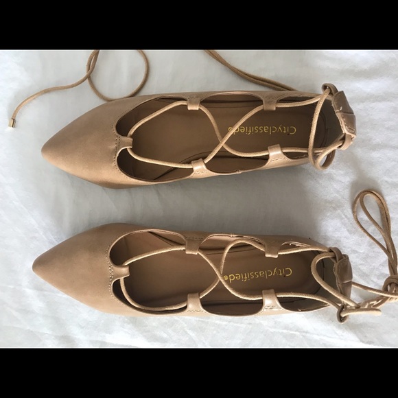 NWOT lace up sandals - Picture 4 of 4